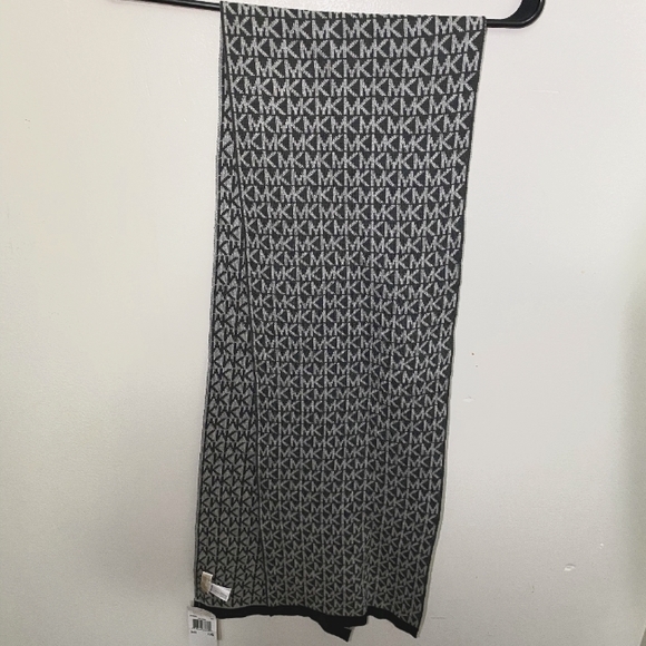 MICHAEL KORS SCARF - Picture 5 of 5